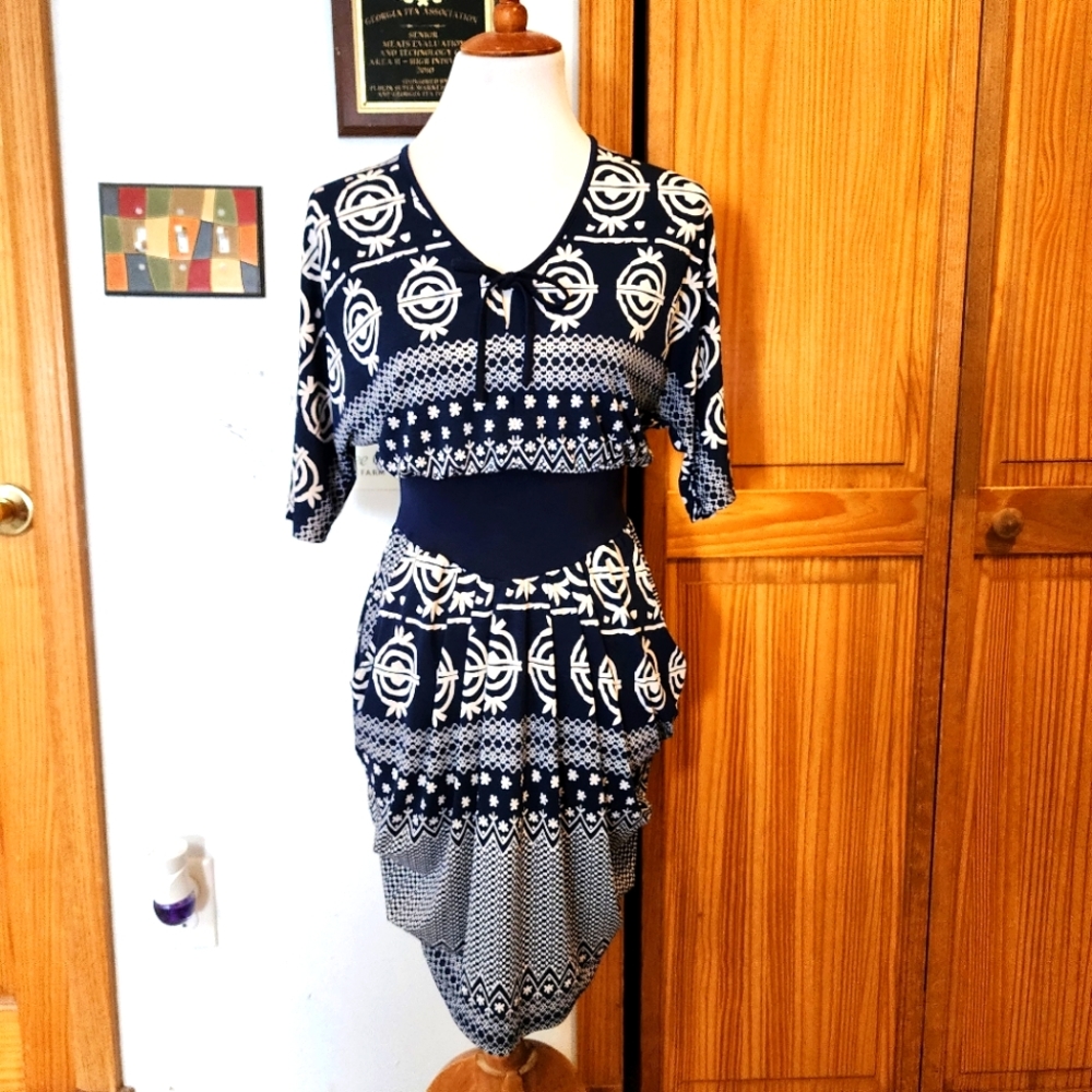 Boutique Brand Navy and White Patterned Tulip Dress With Pockets Size 1